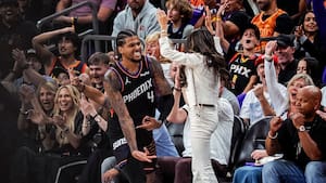 Los Suns apean a los Warriors con sabor a fin de era