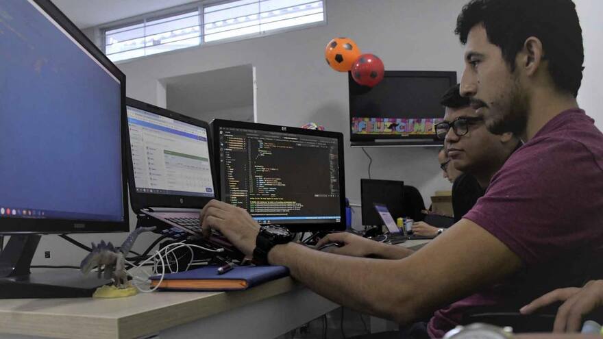 ¡Atención, ingenieros! Global Hitss está contratando personal