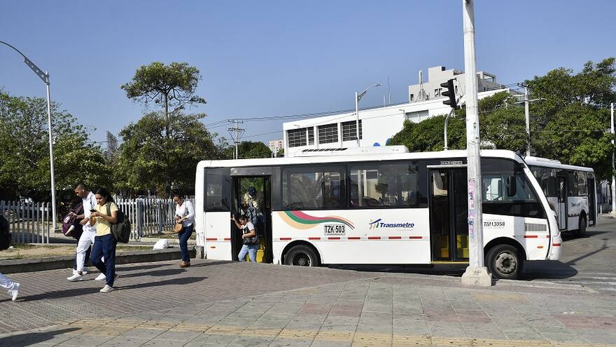 Ahorro de 40 % en pasaje de Transmetro para 4 mil universitarios