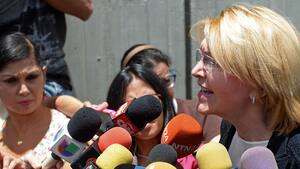 Fiscal venezolana sale este martes de Colombia a Estados Unidos