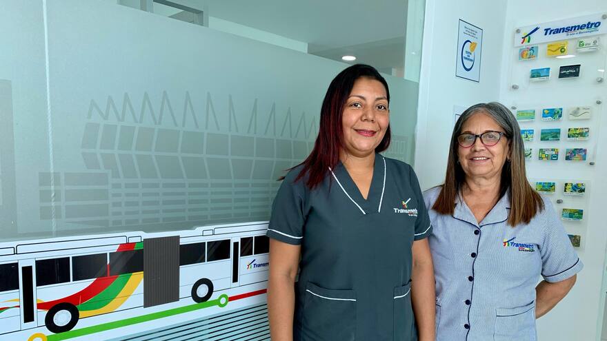 El rol de las mujeres que sacan adelante el sistema de Transmetro en Barranquilla