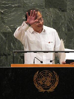 Cada loco con su tema