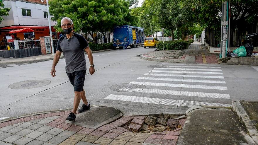 Quejas por deterioro de los adoquines en andenes de Paraíso