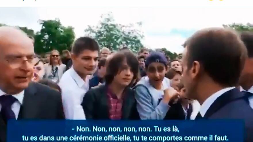 'Me llamas señor presidente': el regaño de Macron a adolescente que lo llamó 'Manu'