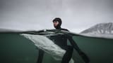 Así se surfea con una tabla de hielo en el círculo ártico