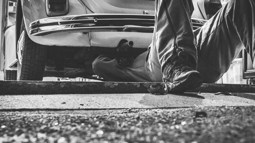 Incendio en un taller de Cartagena dejó a tres trabajadores lesionados