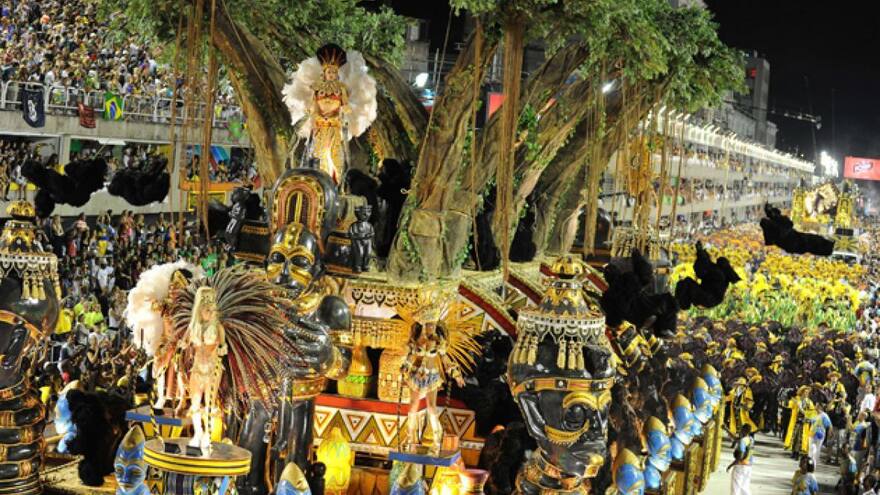 Niña de 11 años murió tras ser arrollada por una carroza en Carnaval de Río