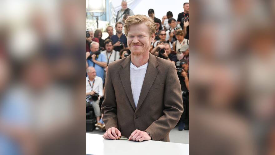 Jesse Plemons, mejor actor en el Festival de Cannes por ‘Kind of Kindness’