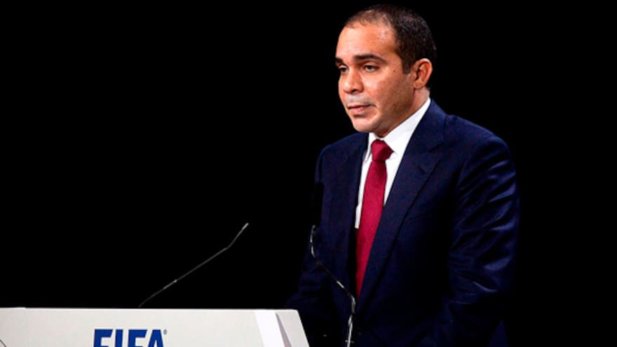 Príncipe Alí quiere postergar la elección por la presidencia de la Fifa