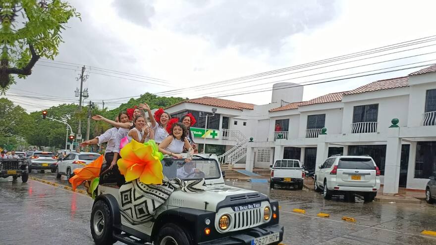 Con el desfile de Jeep Willys Parranderos inició el Festival Vallenato