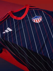 Junior presentó oficialmente su segunda indumentaria para este 2026