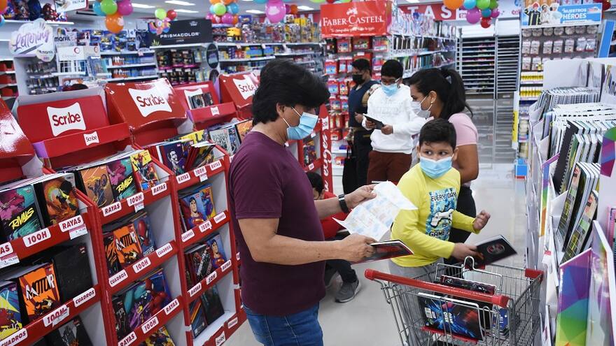Precios de los cuadernos escolares subieron 471 %