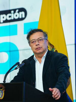 Más escándalos y Petro tan campante