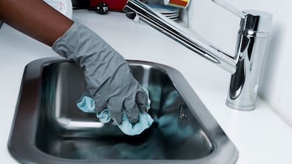 Esta es la nueva tarifa por hora de trabajo que deben recibir las empleadas domésticas en noviembre de 2025