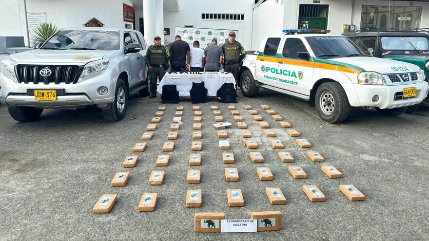 Capturan a firmante de paz transportando cocaína en una camioneta de la UNP