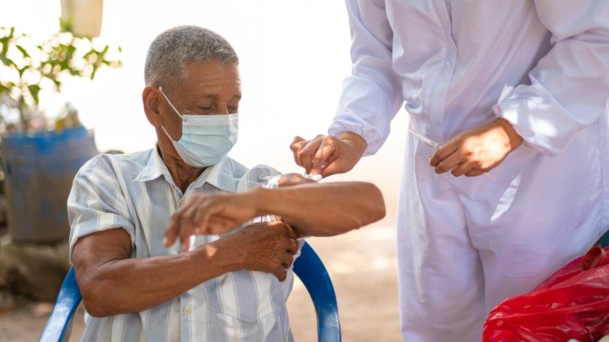 Vacuna de Covid-19: EPS Coosalud espera vacunar al 85% de sus afiliados para finales de octubre 2022