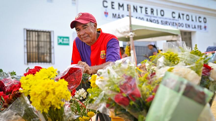 Cementerios, a tono para conmemoración del Día de los Muertos