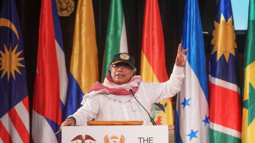 Petro y su  banda sin visas