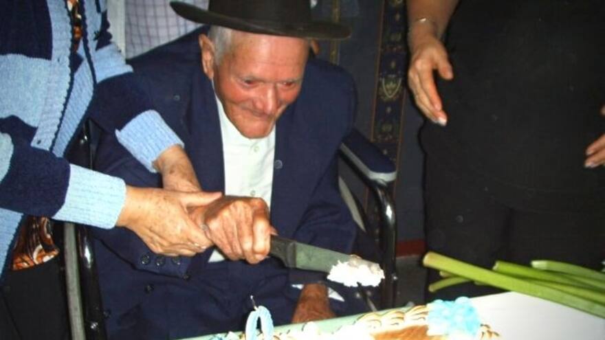 El hombre más viejo del mundo celebra sus 114 años en Venezuela