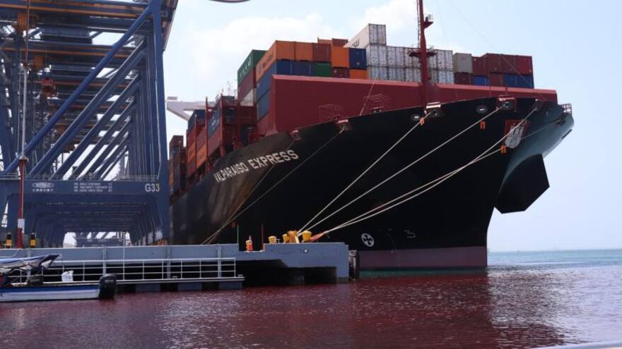 Grupo Puerto de Cartagena se refiere a mancha roja tras incendio en Contecar