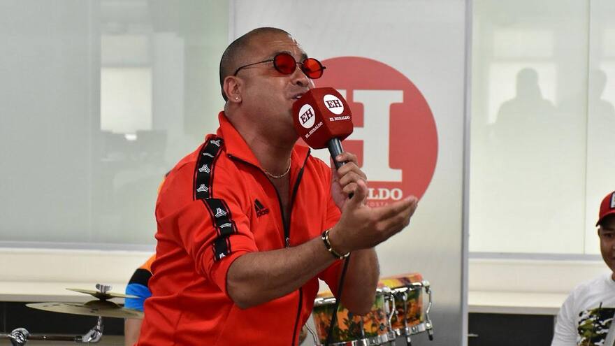 Hospitalizan de urgencia al cantante Fausto Chatela