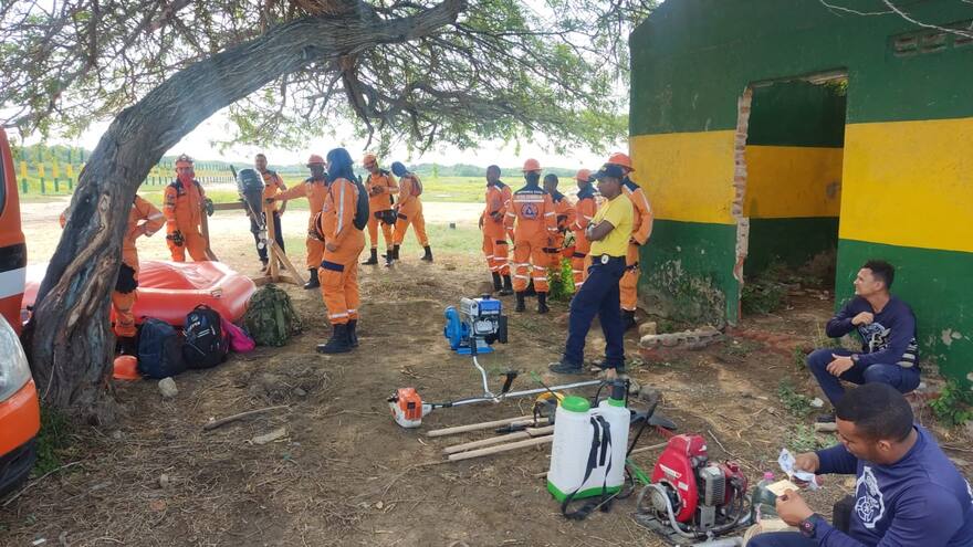 Quemas en parque Isla Salamanca: avanza en un 70% la extinción del fuego