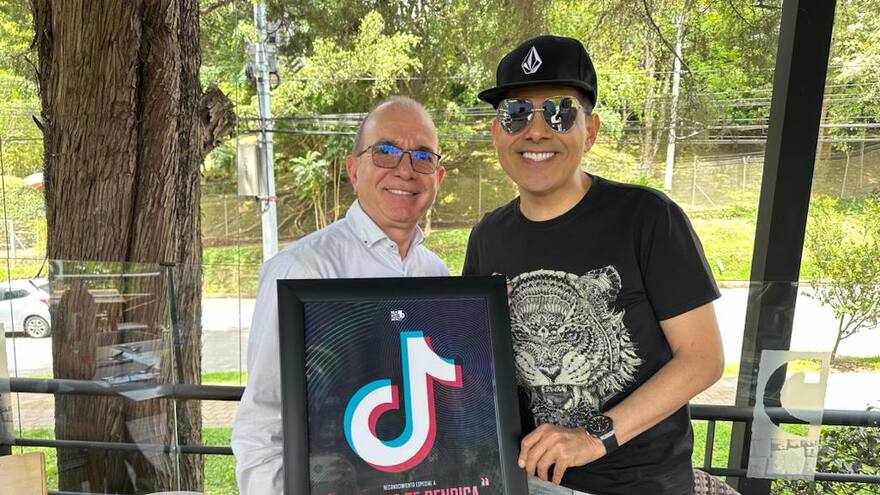 Peter Manjarrés rompe récord en Tik Tok con su canción de cumpleaños