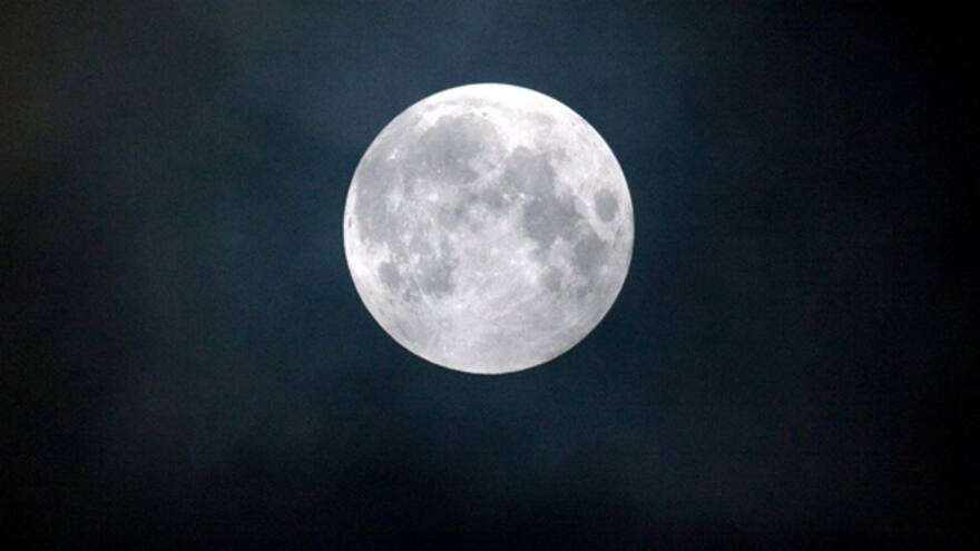 Estudio sugiere que la Luna es más vieja de lo que se cree