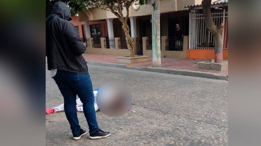 Hombre sufre infarto en Simón Bolívar y 'hurgaron' sus pertenencias