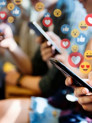 La sociedad superflua del “me gusta”| columna de José Consuegra Bolívar