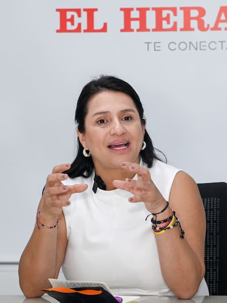 “Izquierda es sinónimo de guerrilla, derecha de paraco; eso impide el diálogo”