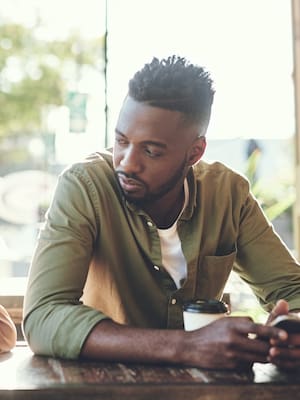 Relaciones líquidas en la era digital: ¿Amor efímero o nuevas formas de compromiso?