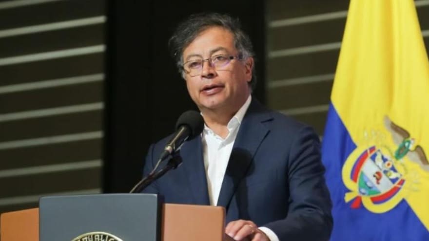 Petro responde a columna de Robledo donde dice que la tributaria es regresiva