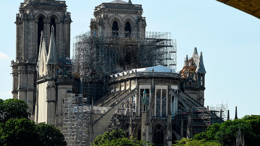 Tras incendio de Notre-Dame piden a embarazadas y niños análisis para medir plomo