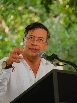 ¿Por qué no te callas?