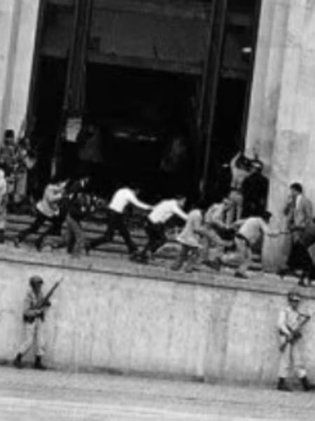 Colombia recuerda la toma del Palacio de Justicia con las heridas abiertas después de 40 años