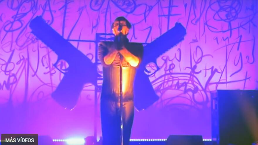 En video queda registrado el accidente de Marylin Manson durante concierto en Nueva York