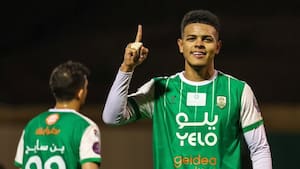 Ricardo Caraballo la está rompiendo en Arabia Saudita