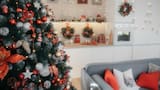 ¿Cómo decorar su casa y árbol en Navidad 2025? Esta es la tendencia de colores