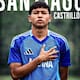 Futbolista Santiago Castrillón, de Millonarios, en UCI tras sufrir desmayo en un partido en Bogotá