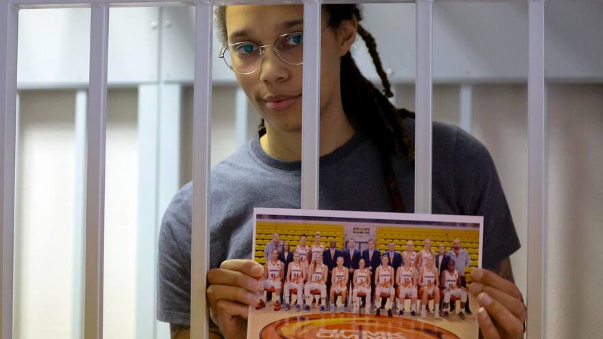 Brittney Griner: Biden exige a Rusia que libere a la basquetbolista tras condena de 9 años