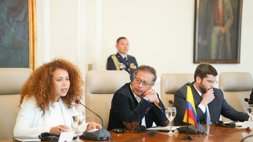 Petro propone hacer “una discusión más pública” sobre tarifas de energía