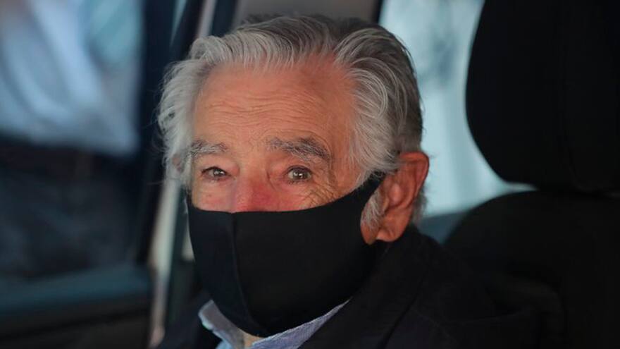 Mujica fue dado de alta tras endoscopia en la que se halló úlcera de esófago