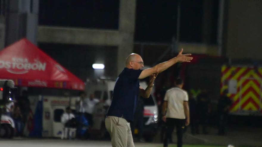 “Nadie me va a sacar la ilusión de ir por la Liga y la Libertadores”: Alfredo Arias