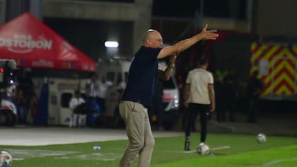 “Nadie me va a sacar la ilusión de ir por la Liga y la Libertadores”: Alfredo Arias