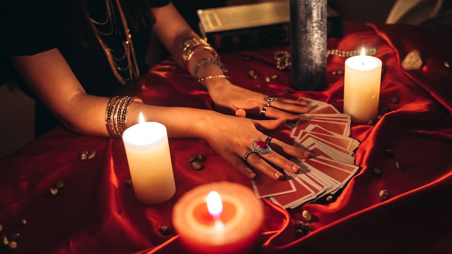 Miami: Envían a la cárcel a supuesta psiquica que hizo pagar a mujer 3 milllones de dólares para romper una maldición