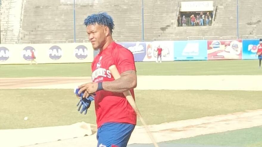 Béisbol venezolano: Harold Ramírez impulsó una carrera en la victoria de Tiburones de La Guaira en el primer juego de final