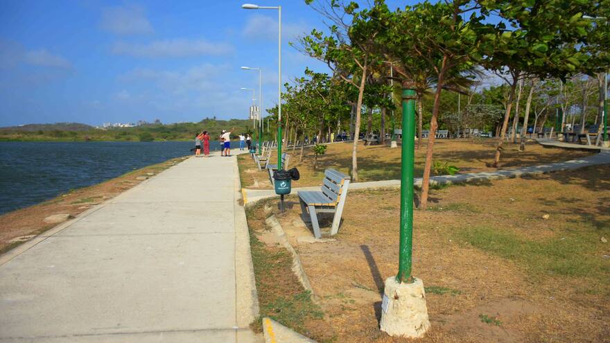 Advierten sobre deterioro en Parque Lago del Cisne