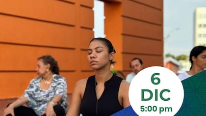 Samskara y su apuesta por 100 personas haciendo yoga