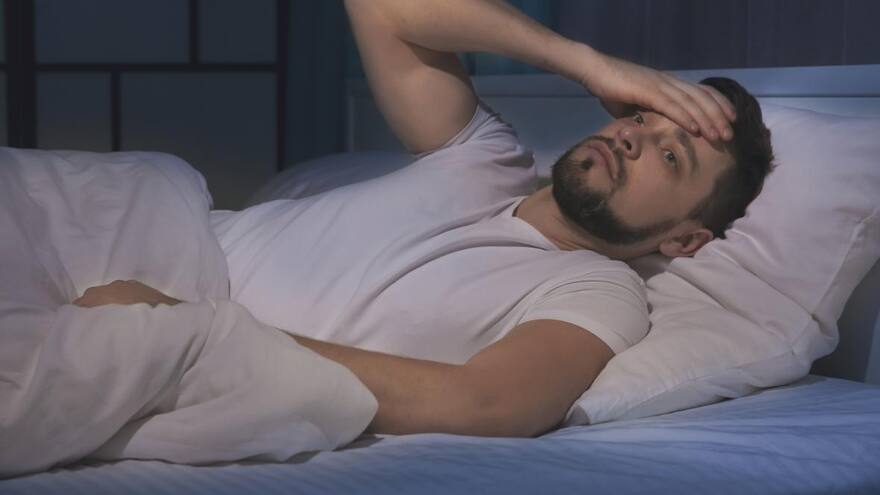 ¿Suda mientras duerme? Puede ser un signo de alarma sobre la salud de su cuerpo